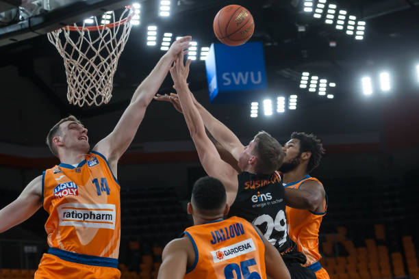 杨瀚森缺席 杨瀚森缺席